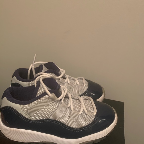 Jordan 11 retro low breds - Picture 3 of 3